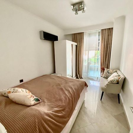 אלאניה Luxury Flat 2 Mins From Beach מראה חיצוני תמונה