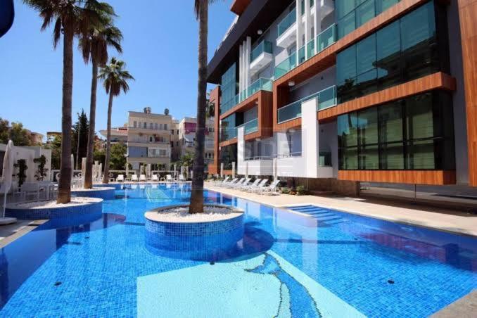 אלאניה Luxury Flat 2 Mins From Beach מראה חיצוני תמונה