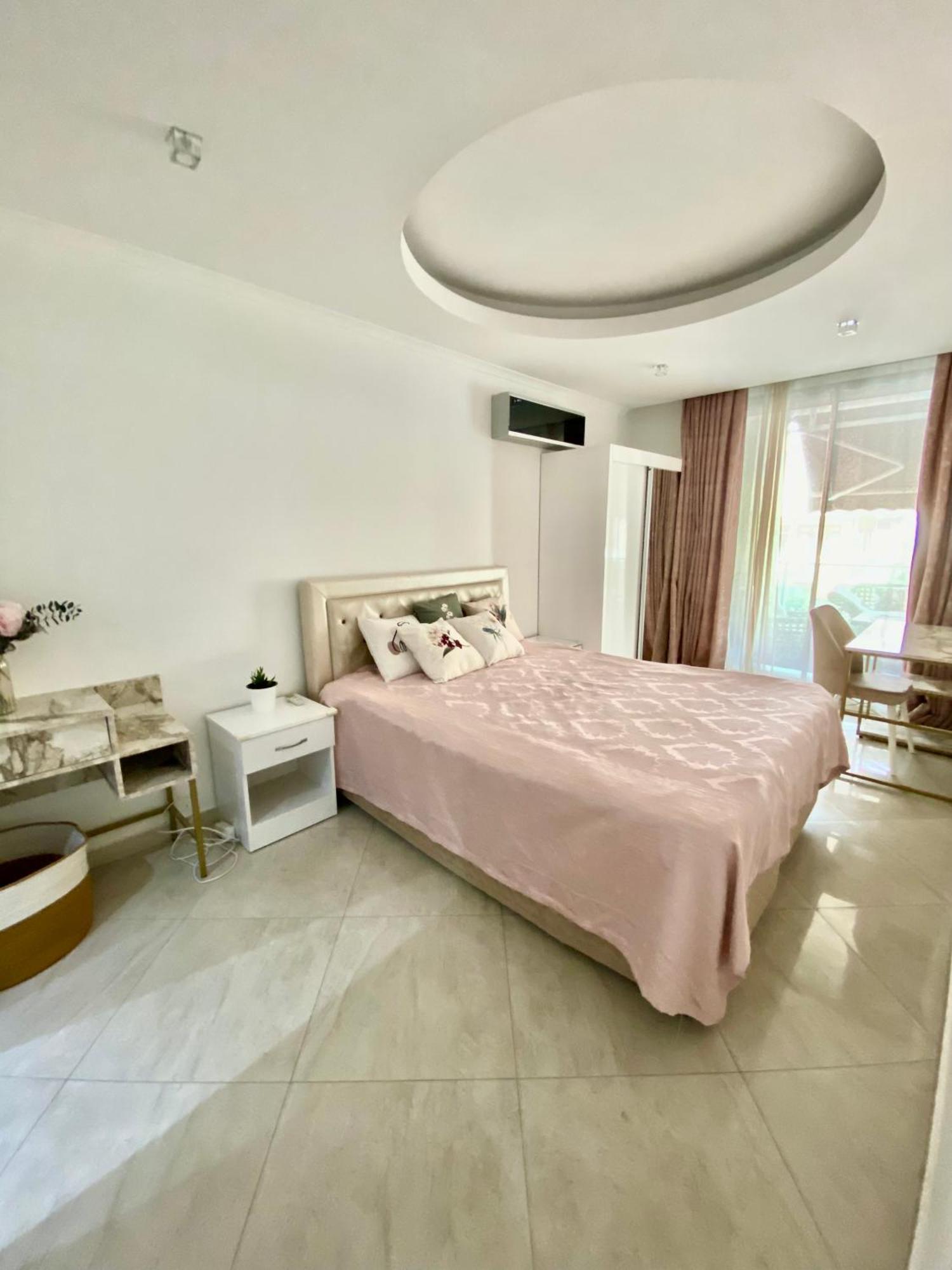 אלאניה Luxury Flat 2 Mins From Beach מראה חיצוני תמונה